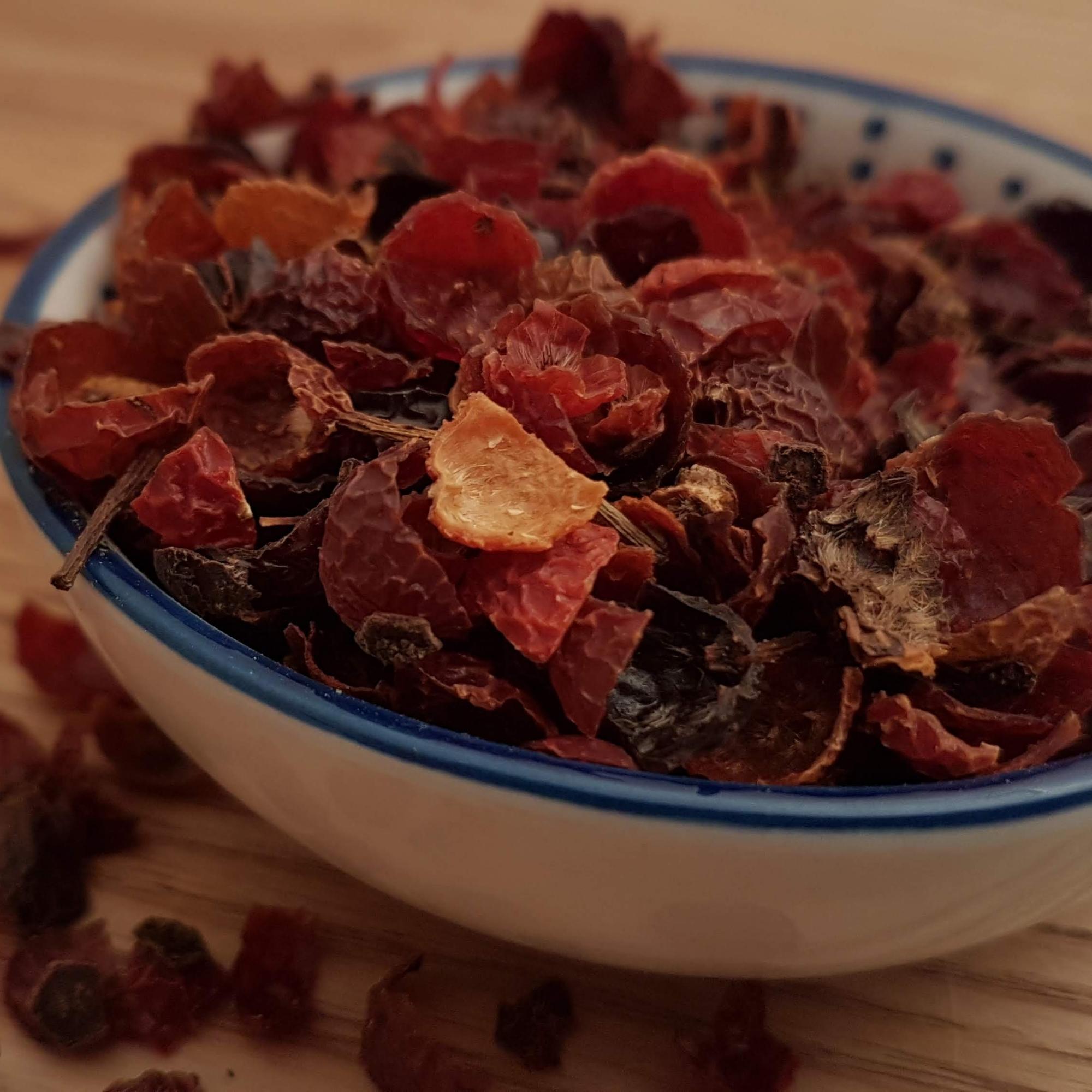 Exclusive-Loose-leaf-Tea-Blends-With-Rose-Hip-holy-tea-amsterdam