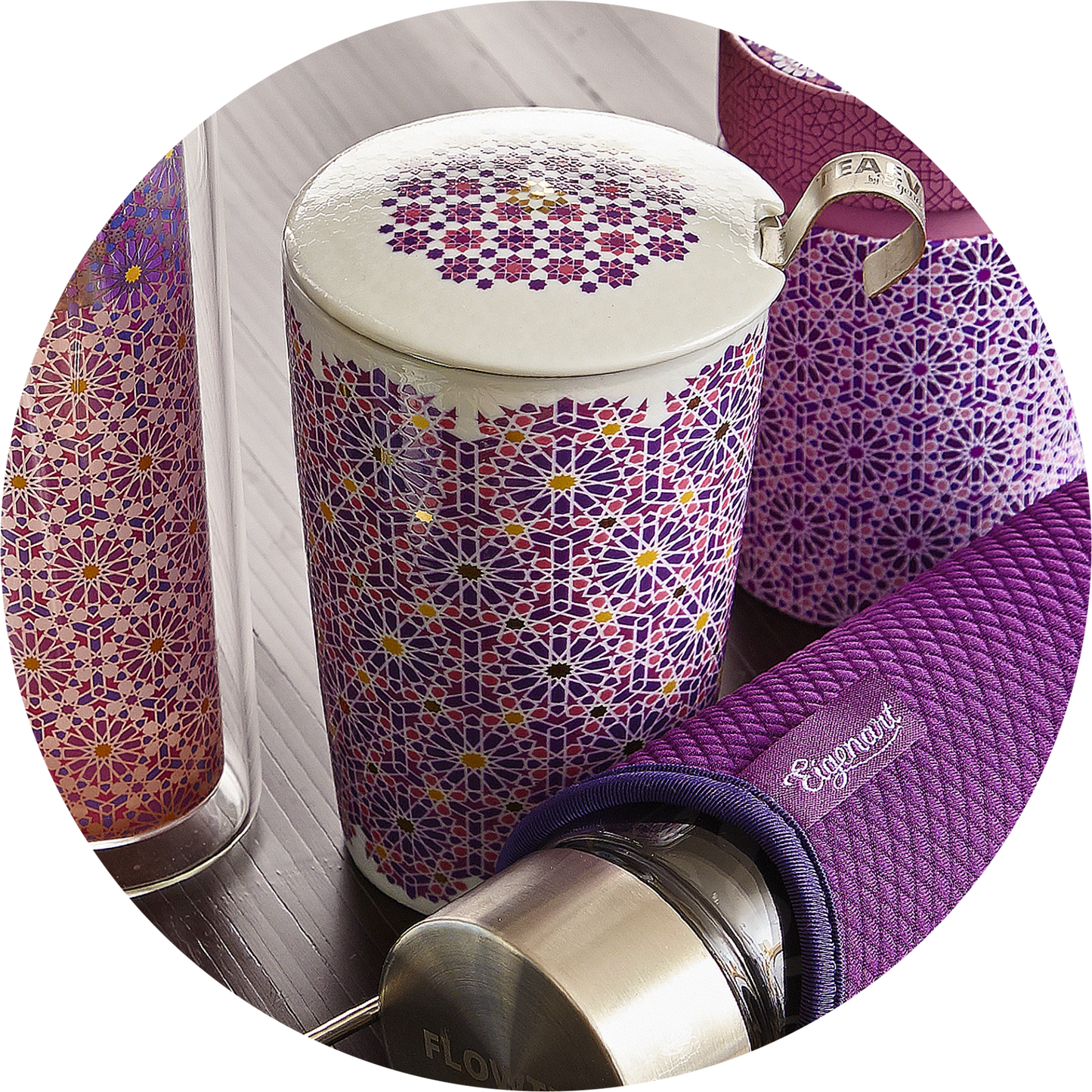 Porcelain mug TEAEVE "Andalusia" Berry By EigenArt - Holy Tea Amsterdam