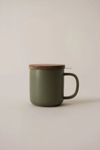 Juliet Khaki 300 ml stoneware tea mug with stainless steel infuser and acacia wood lid